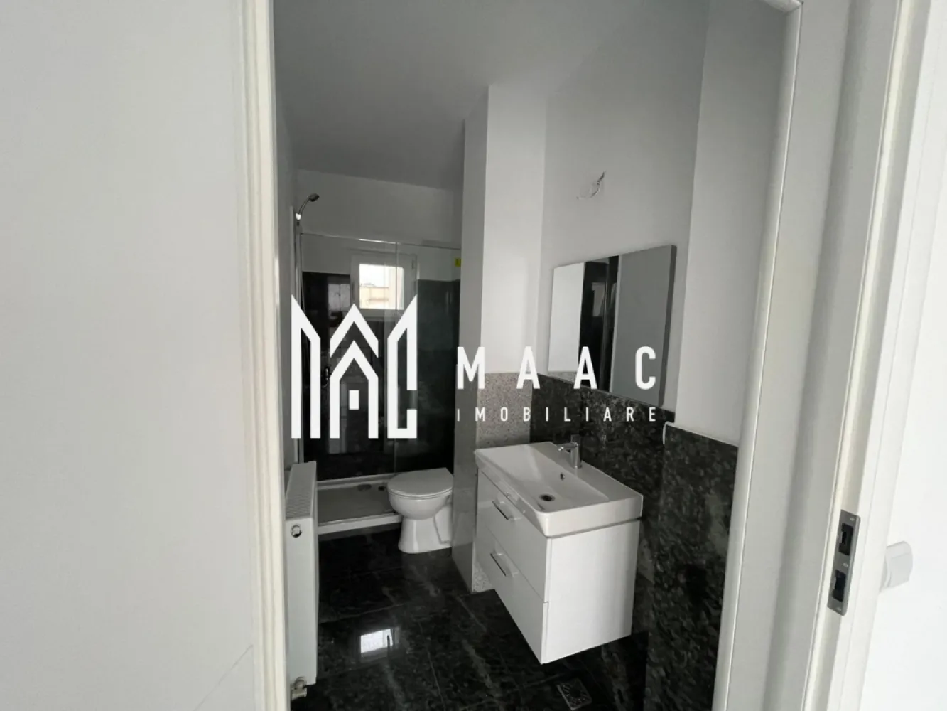 Penthouse 4 Camere Sebes Zona Kogalniceanu - MAAC Imobiliare – Penthouse 4 camere ,sebes zona kogalniceanu predare la cheie Vă prezentăm un apartament tip penthouse deosebit, situat într-o zonă liniștită și selectă din Sebeș, pe strada Mihail Kogălniceanu nr. 58B. Proprietatea face parte dintr-o construcție nouă, realizată cu materiale de top și finisaje de înaltă calitate. Caracteristici principale: Suprafață utilă: 102 mp Terasă generoasă: 70 mp Avans minim:50% Compartimentare: 3 dormitoare Dormitor matrimonial cu baie proprie O a doua baie complet utilată Hol de acces către toate camerele Bucătărie cu living open-space Detalii suplimentare: Finisajele moderne și terasa spectaculoasă creează o atmosferă rafinată și primitoare. Această proprietate reprezintă alegerea perfectă pentru cei care caută un cămin elegant, modern și exclusivist, sau pentru o investiție sigură pe termen lung. Adresă: Sebeș, str. Mihail Kogălniceanu nr. 58B Pentru mai multe detalii specificati telefonic ID:CP2812322 }}
