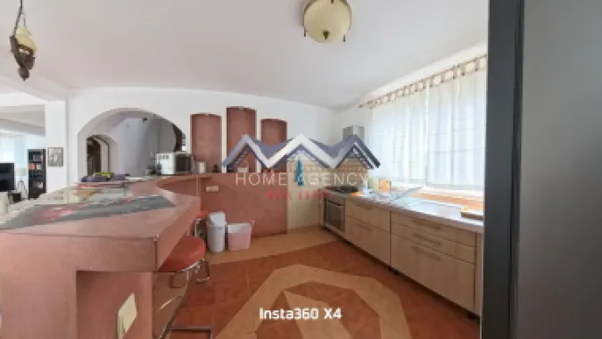 Vilă ultrafinisată cu panoramă superbă, teren 868 mp– Breaza