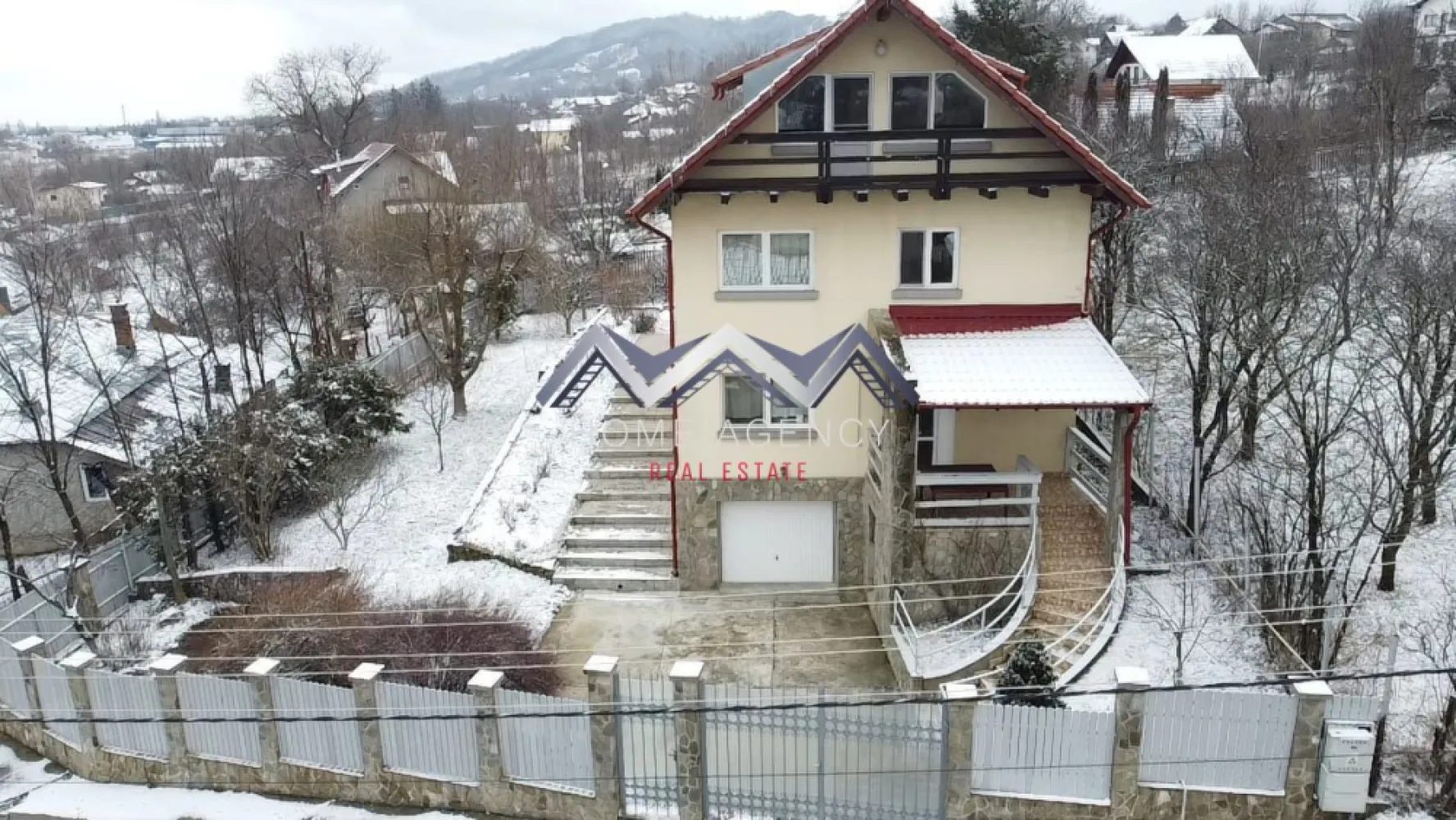 Vilă ultrafinisată cu panoramă superbă, teren 868 mp– Breaza