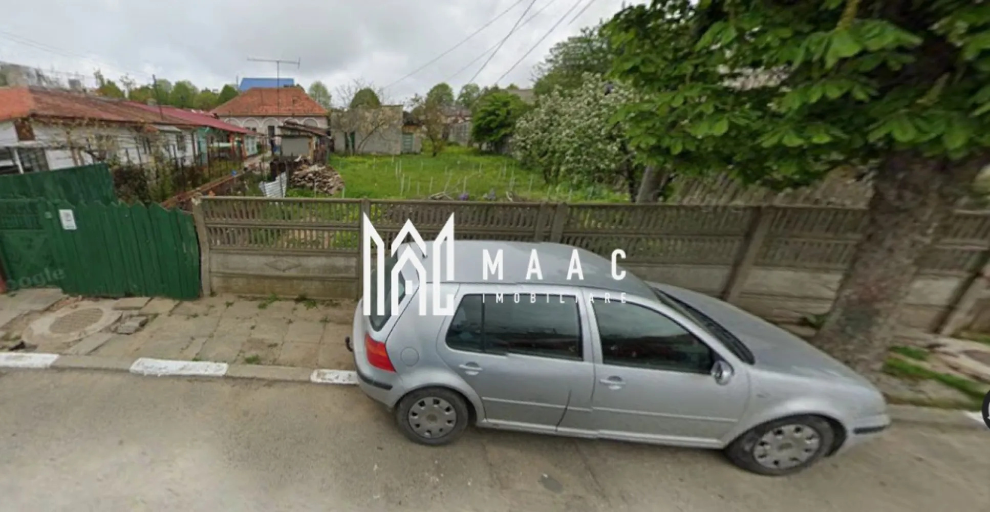 Teren intravilan 612 mp Eforie Sub Investitie - MAAC Imobiliare vă propune spre vânzare un teren intravilan cu suprafața de 612 mp, situat în Eforie Sud, sub strada Cloșca, într-o zonă cu potențial de dezvoltare și acces facil către principalele puncte de interes din localitate. Proprietatea beneficiază de existența unei construcții intabulate, împreună cu anexe, oferind posibilitatea de renovare sau demolare, în funcție de planurile viitorului proprietar. Terenul este potrivit atât pentru construcție rezidențială, cât și pentru investiție, datorită poziționării și suprafeței generoase. -teren intravilan 612 mp -situat în Eforie Sud, sub strada Cloșca -casă cu anexe intabulată -necesită renovare sau demolare Pentru mai multe detalii vă rugăm să menționați CP3006320 la telefon. }}
