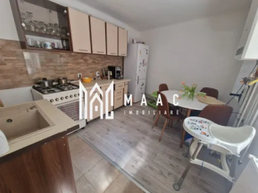 Apartament 3 camere curte privata zona Centrala