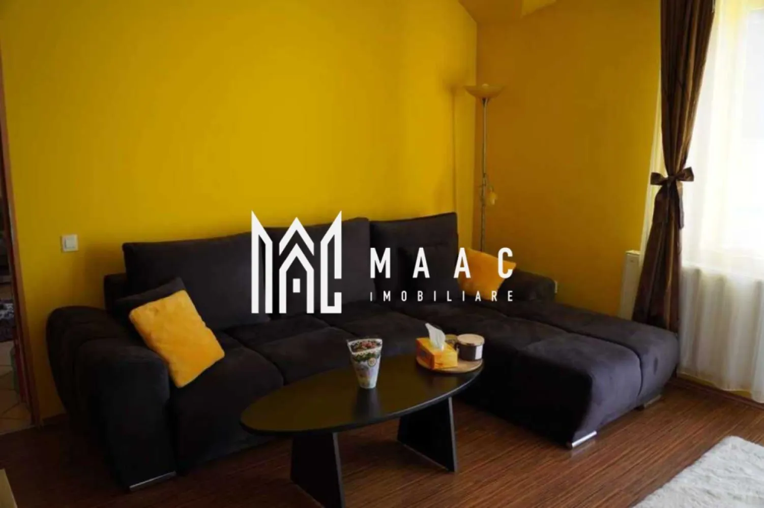 Apartament 2 camere | 56 MPU | Balcon | Turnișor - MAAC Imobiliare vă propune spre închiriere un apartament cu 2 camere, situat într-un bloc izolat din zona Turnișor, Alma. Apartamentul decomandat este compus din hol de acces, bucătărie închisă, sufragerie cu acces pe balcon, dormitor matrimonial și baie cu geam de aerisire. În împrejurimi exista mai multe locuri de parcare disponibile. Se percepe o garanție în cuantumul unei chirii lunare. Nu se acceptă animale de companie. Se predă mobilat/utilat. Disponibilitate: imediată. Pentru mai multe detalii, specificați telefonic ca ati văzut anunțul cu ID: CP3008644. }}