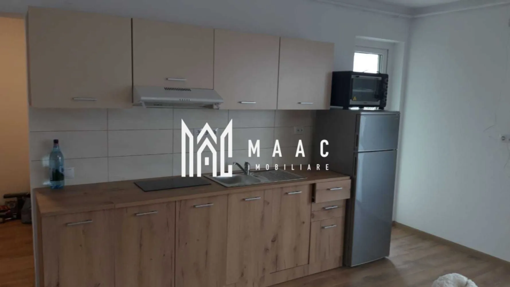 Apartament 1 cameră | Balcon | Parcare | Lacul lui Binder - MAAC Imobiliare vă propune spre închiriere un apartament cu 1 cameră, amplasat la etajul 2 al unui imobil nou din zona Lacul lui Binder, Țiglari. Apartamentul este compus din hol de acces, cameră cu zonă de gătit, acces pe balcon și vedere spre lac. Aferent - loc de parcare. Se percepe o garanție în cuantumul unei chirii lunare. Nu se acceptă animale de companie. Se predă mobilat/utilat. Pentru mai multe detalii, specificați că ați văzut anunțul cu ID: CP3006250. }}
