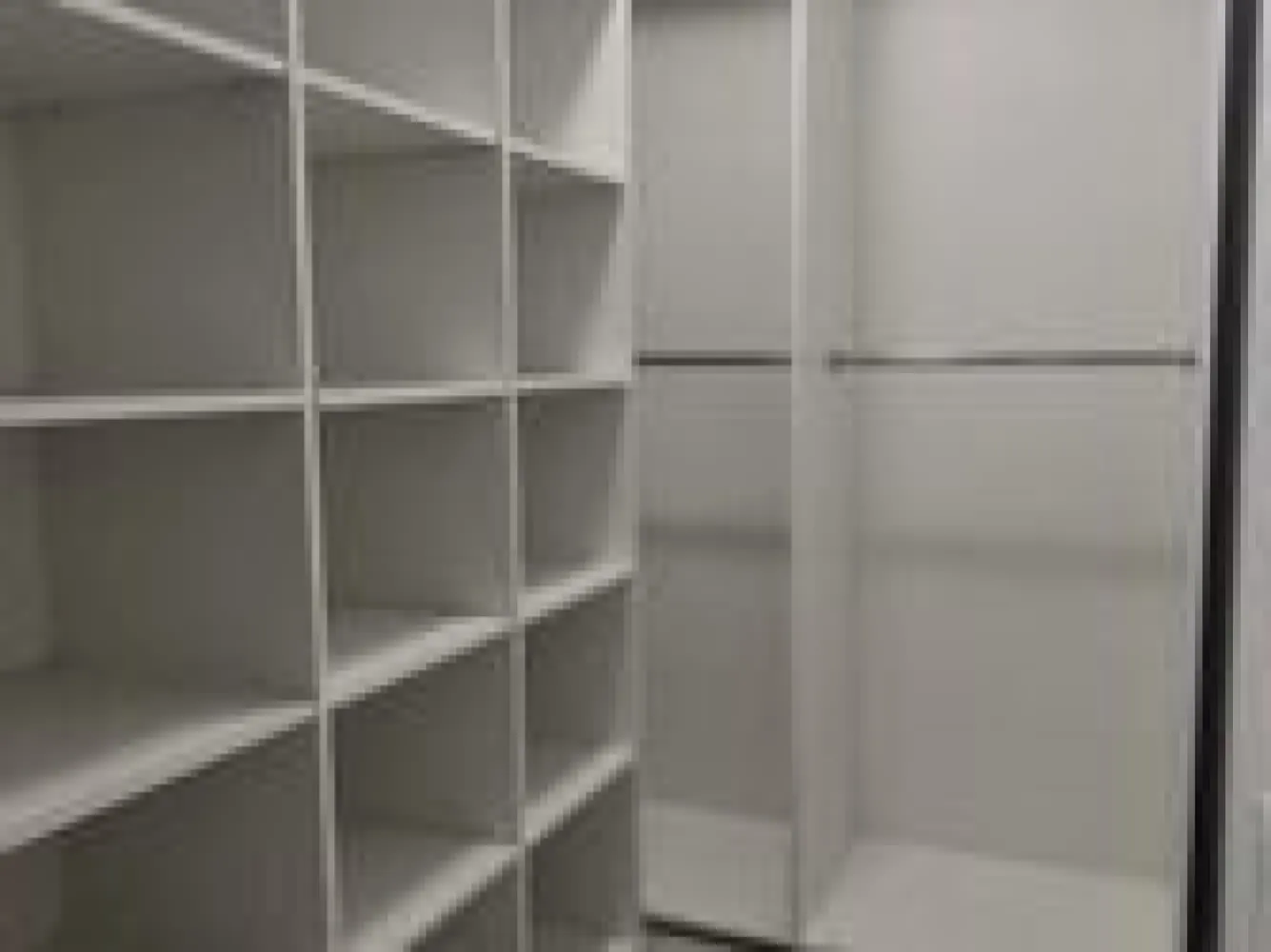 De inchiriat apartament cu 2 camere, Parter, Micro 17, 550 euro - Agentia Mag Invest oferă spre închiriere un apartament modern cu 2 camere, situat la etajul 2, într-un bloc nou, amplasat într-o zonă foarte bună, micro 17, lângă supermarketul Penny și parc, cu acces facil către magazine, mijloace de transport și alte puncte de interes.
Apartamentul este spațios, dispune de balcon și este amenajat cu mobilier de lux, fiind complet mobilat și utilat, gata pentru mutare imediată.
Dotări:
- încălzire în pardoseală;
- mobilier modern, de calitate superioară;
- electrocasnice complete;
- balcon;
- finisaje premium.
Preț chirie: 550 €/lună
Loc de parcare: 50 €/lună (opțional).
Garantie returnabila 550 euro.
Se percepe comision de tranzactionare de la chirias.
Apartamentul este ideal pentru un cuplu sau pentru o persoană care își dorește un stil de viață modern, într-o locație liniștită, aproape de toate facilitățile necesare.
Pentru mai multe informații și programarea unei vizionări, vă rugăm să ne contactați telefonic 0746.252.252 Liliana Ene.