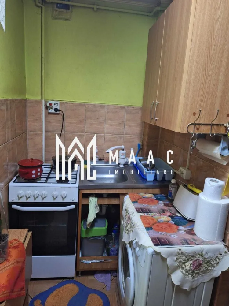 Garsonieră I Ideal investiție | Lazaret - Maac Imobiliare prezintă o garsonieră cochetă, situată într-o zonă liniștită, ideală atât pentru locuit, cât și pentru investiție. Proprietatea dispune de o compartimentare practică și oferă confortul necesar unei persoane sau unui cuplu, fiind totodată o alegere excelentă pentru închiriere imediată. Compartimentare: Cameră luminoasă Bucătărie separată Baie proprie (situată în afara camerei) Detalii principale: Suprafață utilă: aproximativ 19–21 mp Etaj: 4 Bloc curat și bine întreținut Dotări și avantaje: Se vinde mobilată și utilată (conform fotografiilor) Aragaz, frigider, mașină de spălat Geamuri termopan Ușă metalică la intrare Încălzire cu convector pe gaz Luminozitate ridicată Localizare: Imobilul este situat în cartierul Ipaș, o zonă liniștită, cu acces facil către magazine, mijloace de transport și alte puncte de interes. Proprietatea reprezintă o oportunitate foarte bună pentru investiție, având potențial de închiriere imediată, dar și pentru locuință proprie. Pentru mai multe detalii, precizați telefonic că ați văzut anunțul cu ID: CP3007238. }}