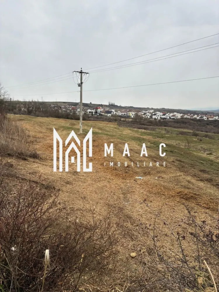 TEREN EXTRAVILAN I 6300 MP I LA SOSEA - MAAC Imobiliare ofera spre vanzare teren extravilan 6300 mp, la sosea, in Dealul Daii Se vinde parcela intreaga. Pentru mai multe detalii sau vizionare anntati telefonic CP3006732 }}