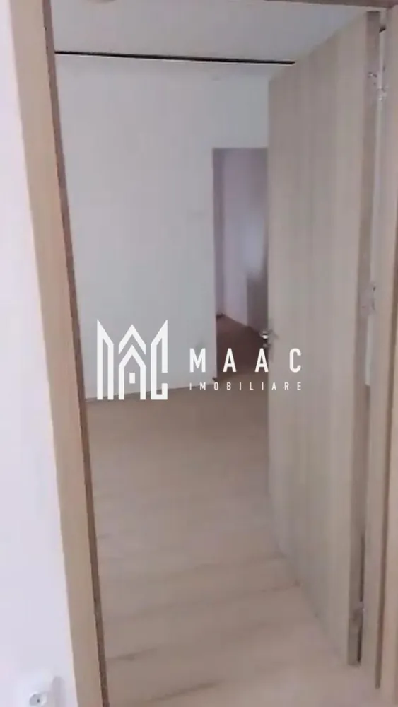 Apartament 3 Camere I Etaj 1 I Renovat I Zona Rahovei - Se oferă spre vânzare un apartament cu 3 camere, situat în cartierul Rahovei, o zonă apreciată pentru accesibilitate și facilități. Detalii principale: compartimentare: semidecomandată etaj: 1 din 4 balcon nemobilat și neutilat disponibil imediat Compartimentare: living 2 dormitoare bucătărie baie cu geam de aerisire hol Avantaje: poziționare foarte bună, aproape de magazine, școli și transport public etaj intermediar – ideal pentru confort posibilitate de amenajare după propriul gust potrivit atât pentru locuință, cât și pentru investiție Luminos și bine compartimentat Mutare imediată Oportunitate bună într-o zonă căutată Pentru informati si vizionari: CP3006585 }}