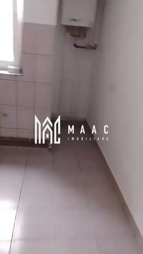 Apartament 3 Camere I Etaj 1 I Renovat I Zona Rahovei - Se oferă spre vânzare un apartament cu 3 camere, situat în cartierul Rahovei, o zonă apreciată pentru accesibilitate și facilități. Detalii principale: compartimentare: semidecomandată etaj: 1 din 4 balcon nemobilat și neutilat disponibil imediat Compartimentare: living 2 dormitoare bucătărie baie cu geam de aerisire hol Avantaje: poziționare foarte bună, aproape de magazine, școli și transport public etaj intermediar – ideal pentru confort posibilitate de amenajare după propriul gust potrivit atât pentru locuință, cât și pentru investiție Luminos și bine compartimentat Mutare imediată Oportunitate bună într-o zonă căutată Pentru informati si vizionari: CP3006585 }}