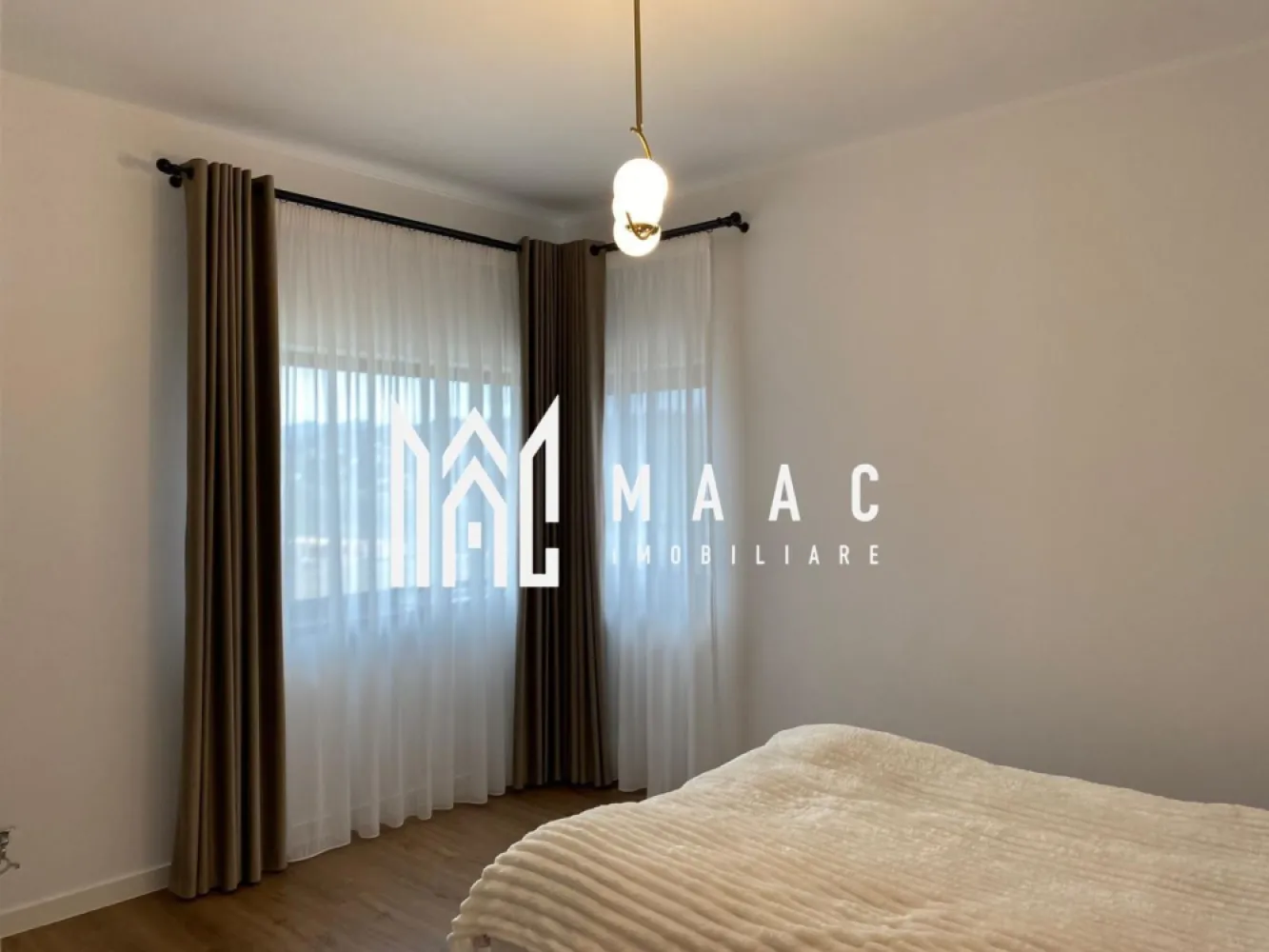 Casa individuala | 5 camere | 200 MPU | Garaj | Cisnadie