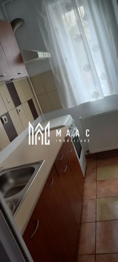 Garsonieră de închiriat Sibiu | Turnișor | 36 mp, balcon - Garsonieră de închiriat în Sibiu, zona Turnișor, cu 36 mp utili, compartimentare decomandată, balcon și mobilare completă, disponibilă pentru mutare imediată.

Detalii proprietate:
• Suprafață utilă: 36 mp (suprafață construită 43 mp)
• Compartimentare: cameră, bucătărie, baie și balcon
• Apartament decomandat, cu 1 baie și 1 bucătărie
• Stare interioară bună, într-un imobil finalizat în anul 2000
• Se închiriază complet mobilată și utilată
• Bucătărie complet mobilată și utilată, inclusiv mașină de spălat rufe
• Balcon inclus și locuință pregătită pentru mutare imediată

Locuința este amplasată în cartierul Alma - Turnișor, într-o zonă liniștită și bine conectată, cu acces facil către magazine, mijloace de transport și alte facilități urbane. Poziționarea oferă legături rapide către principalele puncte de interes din Sibiu și un plus de confort pentru viața de zi cu zi.

Cod anunț CP3217751. Contactați echipa MAAC Imobiliare pentru o vizionare și pentru mai multe detalii despre această garsonieră disponibilă spre închiriere.

Conținut optimizat cu AI, aprobat de agent uman.