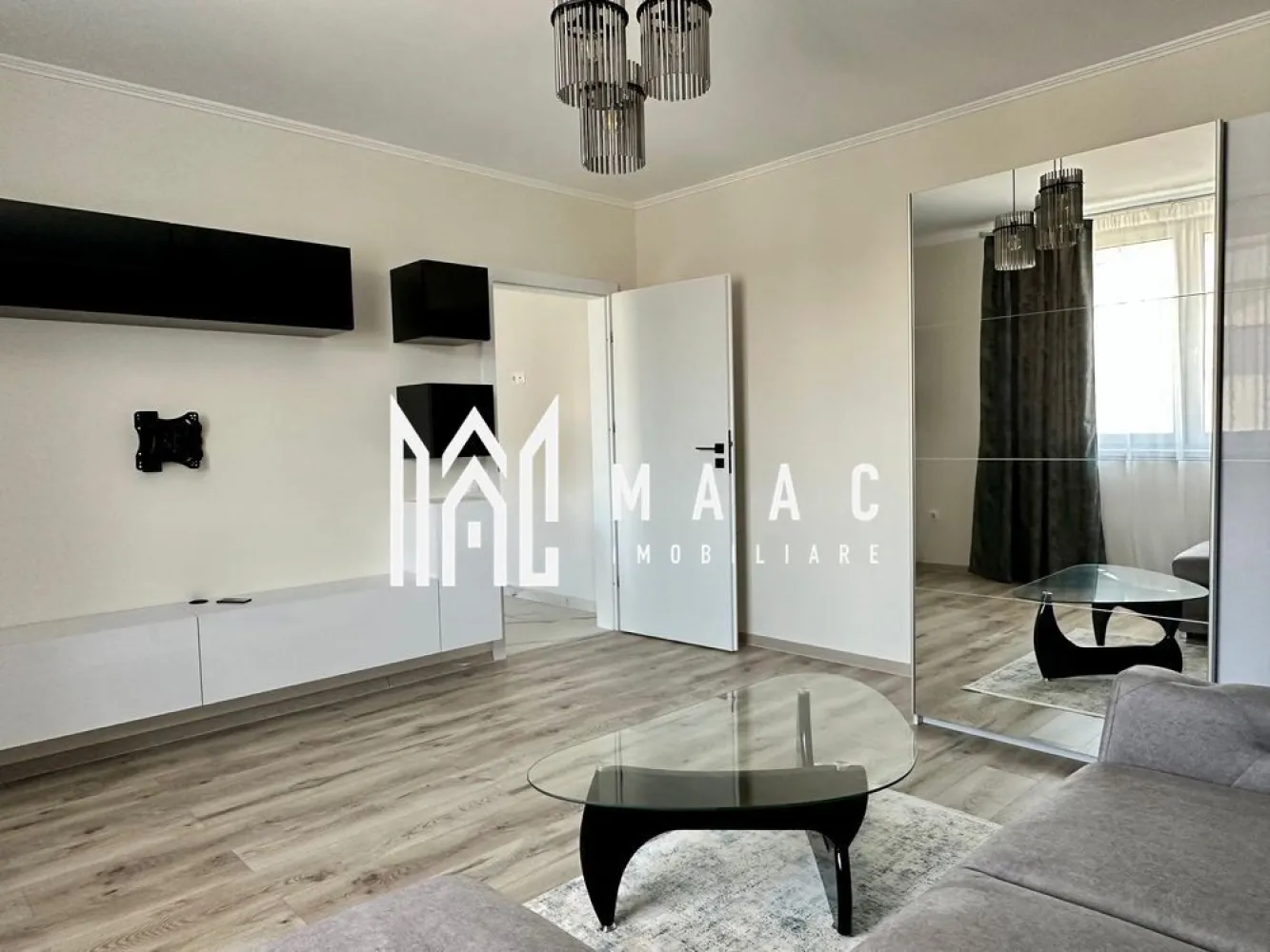 Apartament 2 camere nou | Etaj 2 | Balcon | Parcare | Stanca - MAAC Imobiliare ofera spre închiriere apartament nou, la prima închiriere, situat pe strada Doamna Stanca. Apartamentul are o suprafață de 50 mp și dispune de balcon. Este complet mobilat și utilat, pregătit pentru mutare imediată. Se află într-un complex rezidențial nou, cu loc de parcare inclus. Situat la etajul 2 din 4, apartamentul este modern amenajat, realizat cu materiale de calitate atât la finisaje, cât și la construcția blocului. Beneficiază de încălzire în pardoseală și, fiind poziționat pe mijloc, oferă un confort termic și fonic foarte bun. Imobilul este foarte bine poziționat, cu magazine în imediata apropiere. Nu se acceptă animale de companie. Rugam seriozitate, doar persoane cu adevărat interesate. Pentru mai multe detalii specificati telefonic: CP3006661 }}