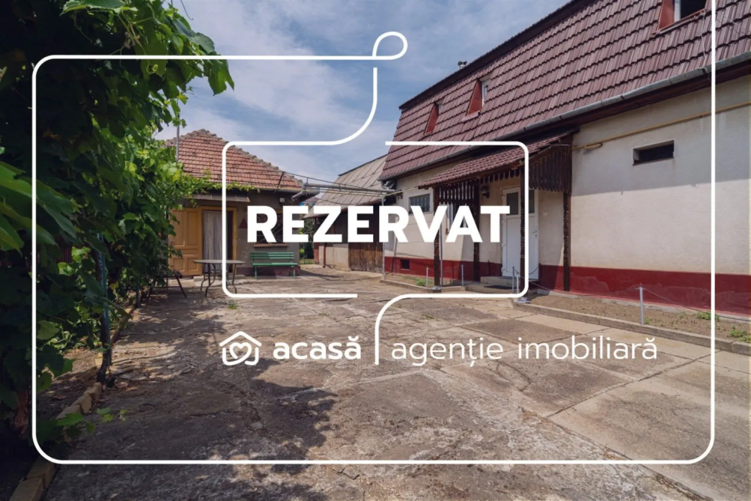REZERVAT! Casa 5 camere - teren 688 mp - Parneava - COMISION 0