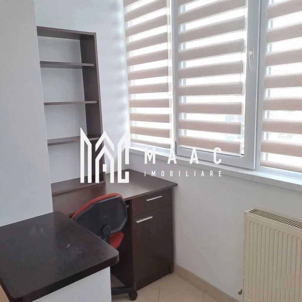 Apartament | 2 camere | 60 MPU | Ștrand - MAAC Imobiliare vă propune spre închiriere un apartament cu 2 camere situat în cartierul Ștrand, una dintre cele mai apreciate si verzi zone ale orașului. Pozitionarea este ideală, imobilul aflându-se în imediata apropiere a Stadionului Municipal și la doar câteva minute de mers pe jos de Centrul Civic si parcul Sub Arini, oferind acces rapid către toate facilitățile urbane. Locuința este situată la etajul 1 și beneficiază de o compartimentare practică și finisaje moderne, fiind structurat astfel: Pozitionare: Etajul 1, ideal pentru acces facil si eficienta termica. Balcon tip Logie: perfect pentru depozitare sau amenajarea unui colț de relaxare indiferent de anotimp. Compartimentare: 2 camere bucătărie închisă baie hol de acces. Dotări: electrocasnice incluse (mașină de spălat, frigider, aragaz) și centrală termică proprie pentru un control optim al costurilor. Puncte de interes: În proximitate se află stații de transport in comun, magazine, școli și parcul Sub Arini pentru plimbări în aer liber. Pentru mai multe detalii sau programarea unei vizionări, vă rugăm să ne contactați și să menționați codul de identificare al proprietatii ID: CP3009176. }}