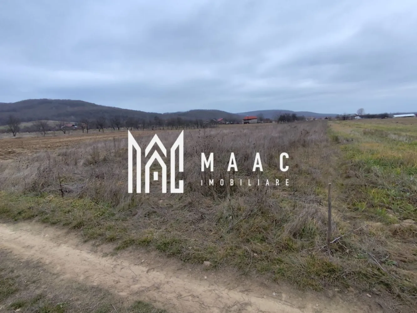 Teren de vânzare – 2236 mp, Budești, la doar 10 km de Râmnicu Vâlcea