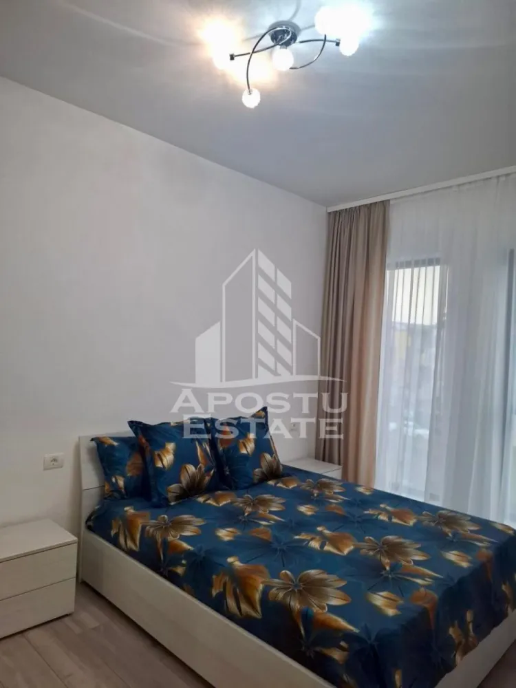 Apartament 2 camere de inchiriat, Giroc, Timisoara - Agentia imobiliara APOSTU ESTATE va propune spre inchiriere un apartament cu 2 camere, spatios si luminos, situat in zona Giroc, o zona linistita si bine pozitionata din Timisoara, potrivit pentru cupluri,familii, sau studenti care isi doresc o locuinta unde sa se simta confortabil si cu acces facil catre statii de autobuz, supermarketuri , magazine de zona, parcuri.

Suprafata utila: 52 mp
Compartimentare eficienta:
-Hol de acces generos
-Bucatarie complet mobilata si utilata, cu loc de luat masa
-Living luminos si spatios
-Dormitor mobilat si utilat
-Baie prevazuta cu cada
-Apartamentul este la prima inchiriere,totul fiind nou

Confort si facilitati:
-Incalzirea apartamentului: centrala proprie
-Incalzire prin pardoseala
-Apartamentul este complet mobilat si utilat
-Se accepta animale de companie de catre proprietar, dar cu anumite conditii

Localizare:
-Timis,Timisoara, zona Giroc – acces facil spre magazine, supermarketuri, scoli, parcuri si mijloace de transport in comun.

Ideal pentru:
-Familii
-Cupluri
-Studenti

Disponibilitate: imediata
Pret chirie lunara: 500
Programeaza o vizionare pentru a-ti putea imagina viitorul aici!
ID intern: CP3218081