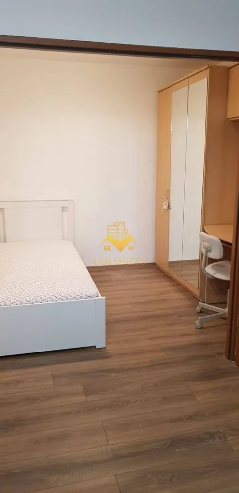 1 camera, Gheorgheni, Constantin Brancusi, Zona Alverna - GOLDNESS Imobiliare vă propune spre închiriere un apartament cu 1 camera complet mobilat și utilat, la etajul 2 într-un imobil de 4 etaje, în Cartierul Gheorgheni.
Posibilitate de parcare in zona la liber.
Se află în apropierea stațiilor de transport în comun, magazine, restaurante, spații verzi, farmacii, etc. 

Apartamentul este compartimentat astfel:
 - dormitor cu pat matrimonial, dressing, noptiere
 - mini-living cu bucatarie open space complet utilată și mobilată, canapea extensibilă, loc de servit masa 
 - baie cu cada, calorifer port prosop și dulap pentru depozitare.

Imobilul este dotat cu toate cele necesare- centrală proprie, frigider, aragaz, hotă, mașină de spălat haine, etc. 

Dacă sunteți interesați de acest apartament și doriți să îl vizionați, dar și pentru alte oferte nu ezitați să ne contactați telefonic sau prin e-mail. Vă stăm la dispoziție!

Pentru intermediere se percepe un comision de 50% din prețul chiriei!