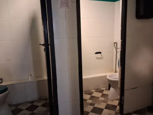 BRASADAS inchiriaza spatiu comercial stradal cu 3 intrari.