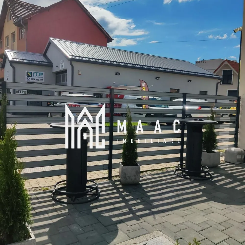 Spatiu Comercial | 29Mp | Zona Vasile Aron - MAAC Imobiliare vă propune spre vânzare un spațiu comercial situat într-o zonă frumoasă și bine dezvoltată, perfect pentru afaceri sau investiții cu randament sigur. Suprafață utilă: 29 mp Terasă: 30 mp Utilități: toate disponibile (apă, canalizare, curent, gaz, internet) Spațiul este modern, bine întreținut și se află într-o zonă cu vad pietonal și rutier excelent, ideal pentru activități comerciale, birouri, salon sau cafenea. Opțional: spațiul se poate prelua cu chiriaș existent, cu contract de lungă durată, oferind astfel o investiție sigură și imediat profitabilă.. Avantaje: Zonă liniștită, dar cu trafic bun Terasă generoasă de 30 mp – ideală pentru extinderea activității Investiție cu randament garantat Toate actele în regulă Pentru mai multe detalii sau pentru programarea unei vizionări, vă rugăm să ne contactati specificand ID:CP2811635 }}