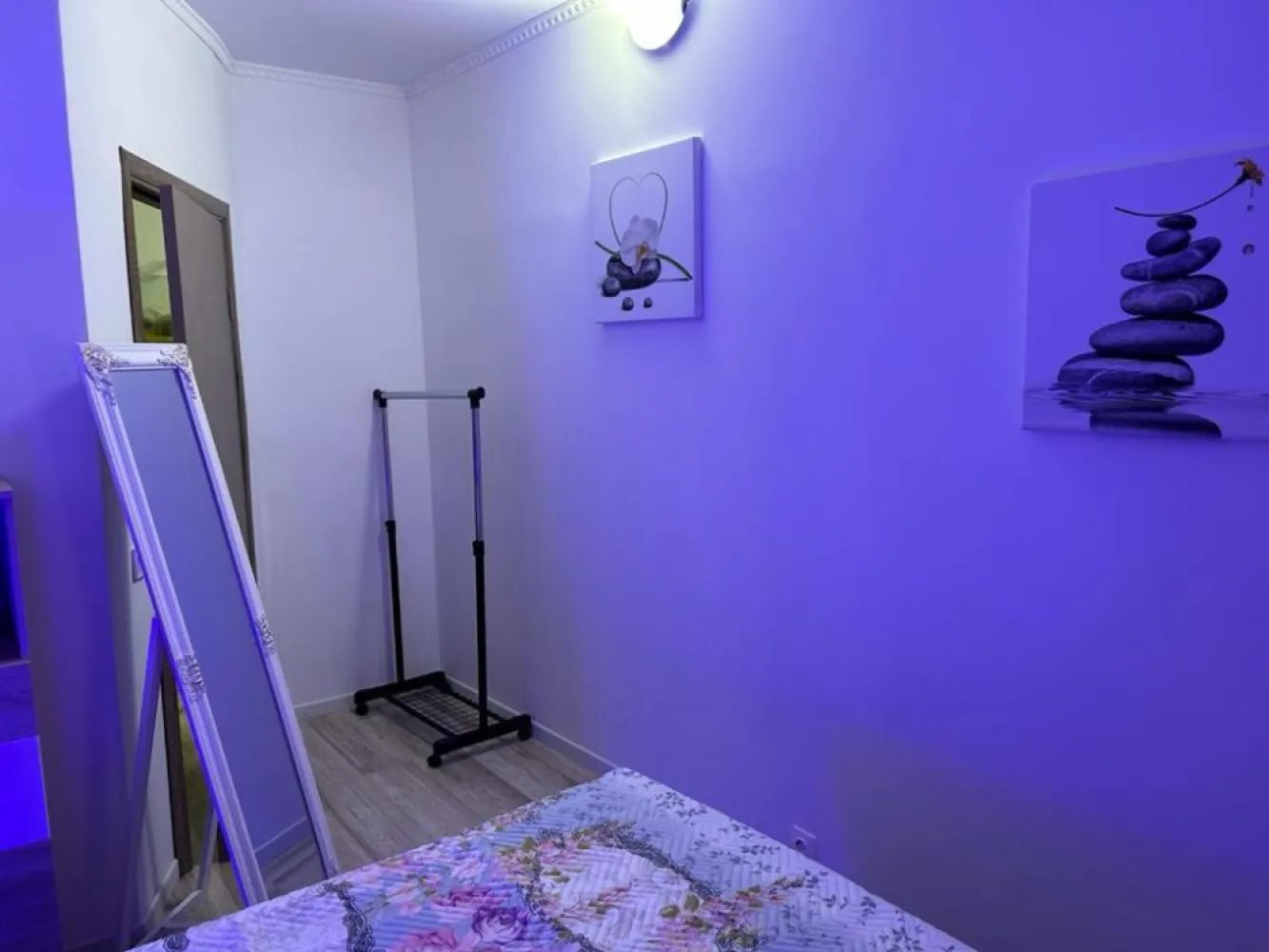 Vand apartament 3 camere Intre Lacuri