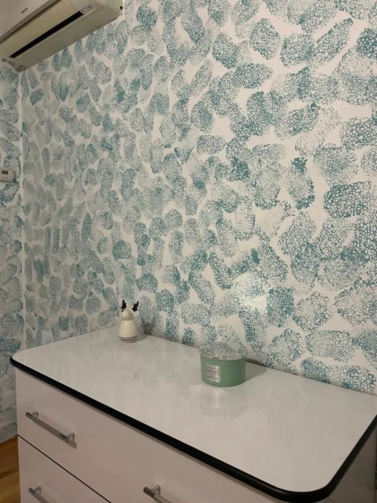 Vand apartament 2 camere Mănăștur - 🏡 Apartament 1 cameră + spațiu suplimentar | Mănăștur – str. Grigore Alexandrescu | ideal investiție | 105.000 €Oportunitate excelentă pentru investiție sau locuință personală, situată în cartierul Mănăștur, una dintre cele mai bine conectate zone din Cluj-Napoca.📐 Suprafață utilă: 33 mp &nbsp;🏢 Localizare: str. Grigore Alexandrescu nr. 17 &nbsp;💶 Preț: 105.000 € &nbsp;,nenegociabilApartamentul a fost inițial garsonieră, fiind ulterior optimizat prin compartimentare, rezultând un spațiu suplimentar (ideal pentru birou, dressing sau zonă de dormit), amenajat în locul fostei debarale/cămări.✨ Avantaje:– compartimentare mai practică față de o garsonieră clasică &nbsp;– zonă foarte bine conectată la transport public &nbsp;– acces rapid către centru și principalele puncte de interes &nbsp;– în apropiere de magazine, supermarketuri, farmacii și alte facilități &nbsp;– cartier cu cerere mare pentru închiriere &nbsp;💼 Ideal pentru:– investiție (închiriere pe termen lung sau Airbnb) &nbsp;– locuință personală &nbsp;📍 Locația oferă acces facil către:– stații de autobuz și tramvai &nbsp;– centre comerciale și zone verzi &nbsp;📞 Pentru mai multe informații sau programarea unei vizionări, nu ezitați să mă contactați. }}