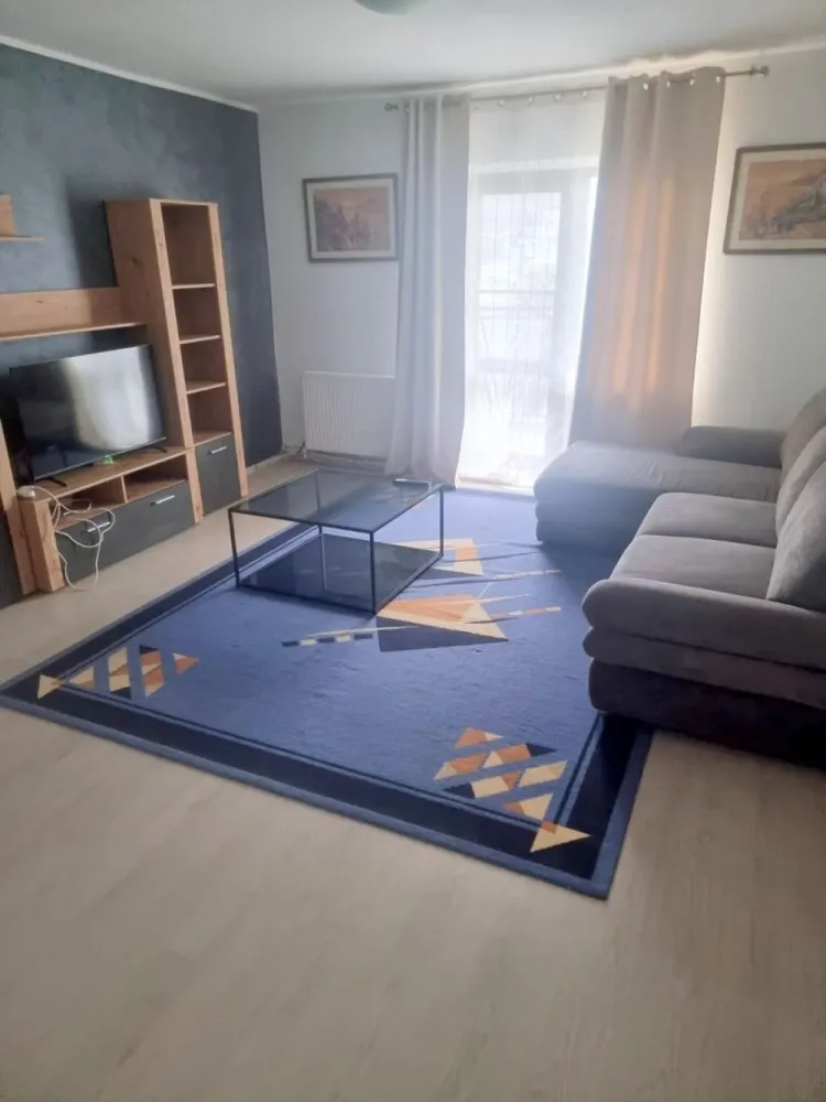 De inchiriat - apartament cu 3 camere în zona Gara - Centrul orașului