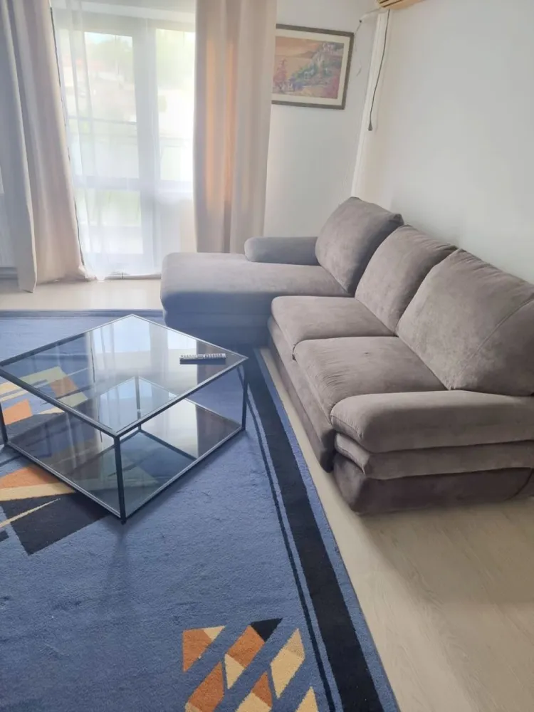 De inchiriat - apartament cu 3 camere în zona Gara - Centrul orașului