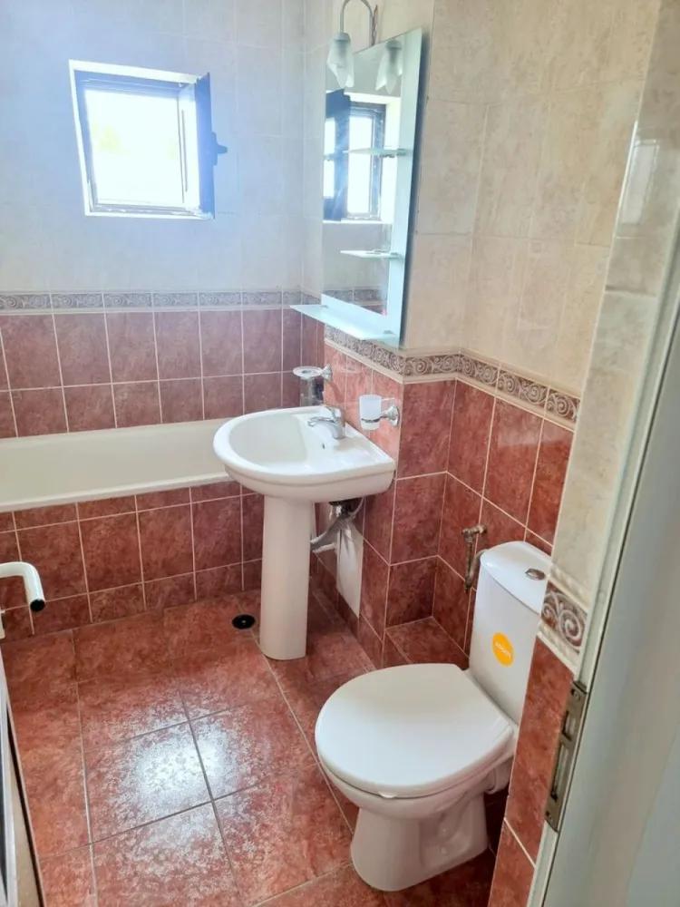 De inchiriat - apartament cu 3 camere în zona Gara - Centrul orașului