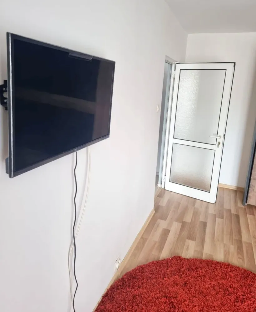 De inchiriat - apartament cu 3 camere în zona Gara - Centrul orașului