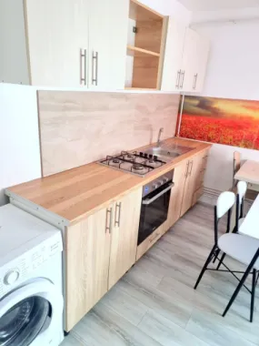 De inchiriat - apartament cu 3 camere în zona Gara - Centrul orașului