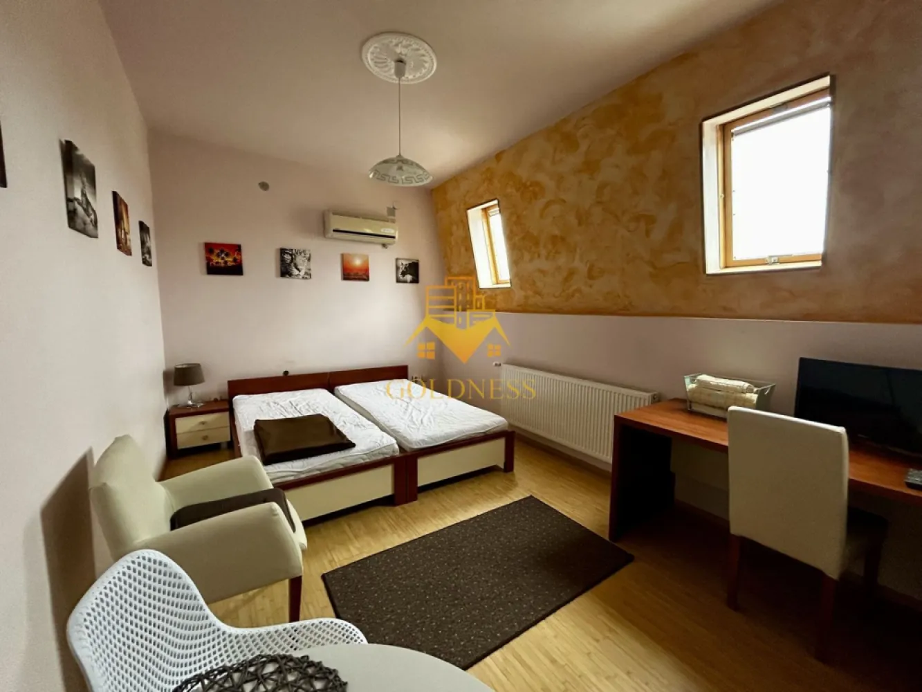 O camera, Modern, Pet Friendly, Parcare, Profi, Borhanci - GOLDNESS Imobiliare vă propune spre închiriere un apartament cu o camera, complet mobilat și utilat, situat la etajul 1intr o casa cu 2 etaje, în Cartierul Borhanci. Se accepta pisici si caini de talie mica! Dispune de loc de parcare! Se află în apropierea stațiilor de transport în comun, magazine, restaurante, spații verzi, farmacii, etc. Apartamentul este compartimentat astfel: - dormitor cu pat matrimonial, dulap, noptiere, birou - bucatarie complet utilată și mobilată, loc de servit masa, masina de spalat haine - baie cu dus, calorifer port prosop și dulap pentru depozitare. Imobilul este dotat cu toate cele necesare- centrală proprie, frigider, plita, hotă, mașină de spălat haine, televizor, etc. Dacă sunteți interesați de acest apartament și doriți să îl vizionați, dar și pentru alte oferte nu ezitați să ne contactați telefonic sau prin e-mail. Vă stăm la dispoziție! Pentru intermediere se percepe un comision de 50% din prețul chiriei!