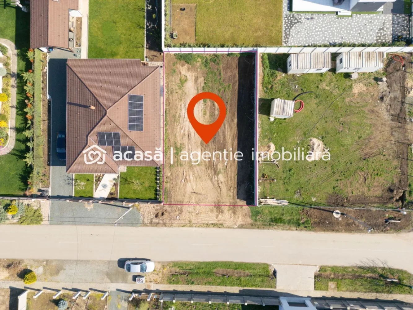 Teren intravilan 367 mp – Vladimirescu, Tineretului - COMISION 0 - Vă propunem spre vânzare un teren situat în Vladimirescu, în cartierul Tineretului, o zonă liniștită și în plină dezvoltare. 📐 Suprafață teren: 367 mp 📏 Front stradal: 15 ml 🏗️ POT: 40% 🏠 Regim de înălțime: P + 1E 🛣️ Acces: drum asfaltat 🔒 Împrejmuire: gard finalizat pe 3 laturi ⚡ Utilități: toate utilitățile disponibile la parcelă Terenul este ideal pentru construcția unei locuințe personale, oferind un echilibru perfect între confort, accesibilitate și intimitate. 📞 Pentru mai multe detalii, sunați la: 0755 274 519 - Daniel Hord – Consultant imobiliar Nu dispui de toată suma? Te ajutăm noi gratuit! Îți obținem oferte de la 16 bănci. Ai o proprietate de vânzare în Arad și vrei să știi cât valorează cu adevărat? Sună-mă pentru o evaluare gratuită, fără obligații. Birou: ACASĂ | Agenție imobiliară Arad Bulevardul Decebal 2, Arad 310133 }}