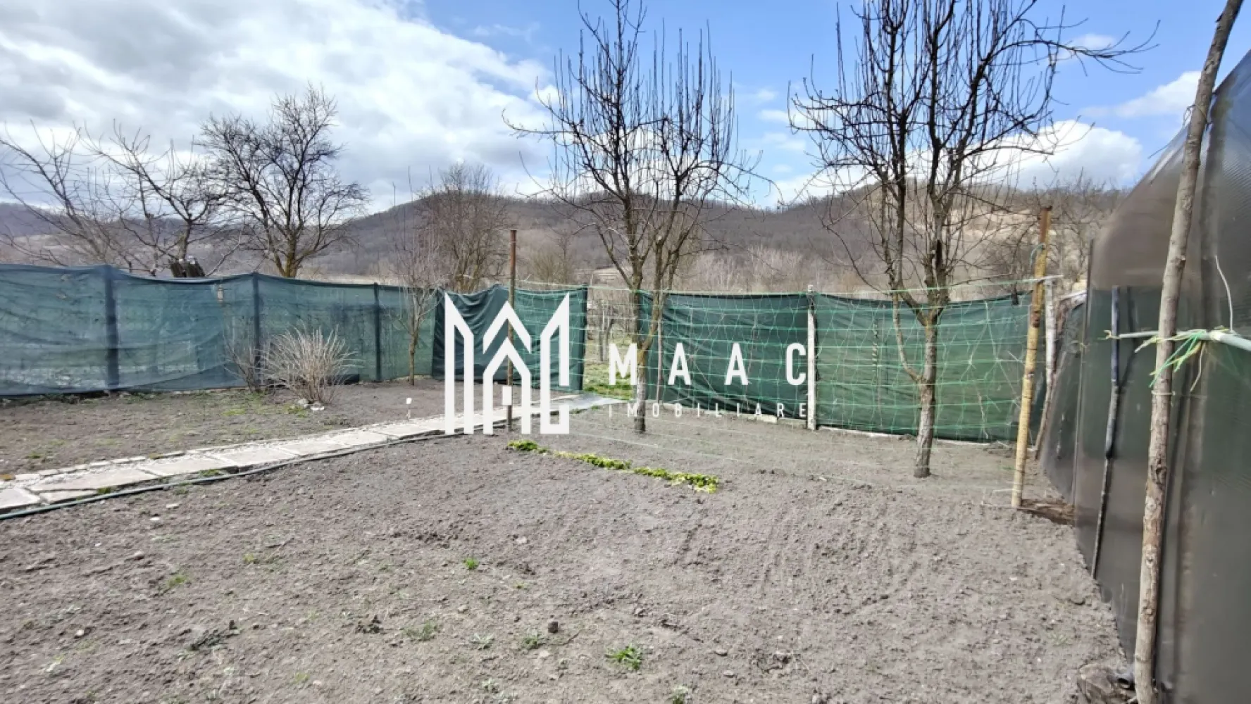 Casă 3 camere I Curte 814mp I Pivniță I Garaj I Axente Sever