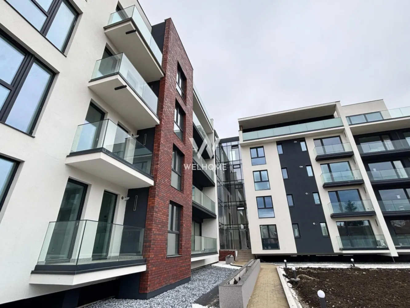 Apartament PREMIUM 3 camere cu GARAJ - zona Centrala