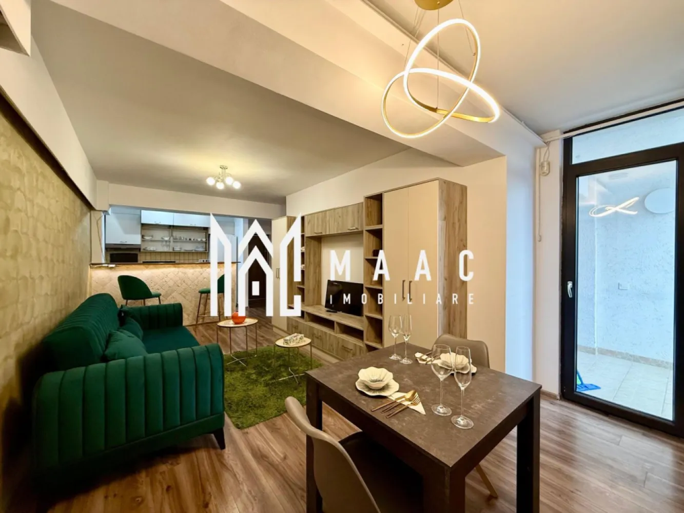 Apartament 2 camere | Renovat | Modern | Balcon | D. Stanca - MAAC Imobiliare ofera spre inchiriere apartament cu 2 camere, complet mobilat si utilat, in zona Doamna Stanca - Mega Image. Locuinta a fost recent renovata, se afla la etajul 7/10, are suprafata utila de 40mp si este alcatuita din living luminos cu zona de dining, dormitor cu pat dublu, bucatarie deschisa cu toate facilitatile, baie moderna si balcon. Amplasamentul blocului este unul avantajos, aflandu-se la 20 minute de parcul SubArini magazine, farmacii, cafenele, sala de sport. Se percepe o chirie in avans si garantie in cuantumul unei chirii lunare. Se inchiriaza pe o perioada de minim 12 luni. Disponibilitate imediata. Pentru mai multe detalii, va rugam specificati telefonic: CP2811031 }}