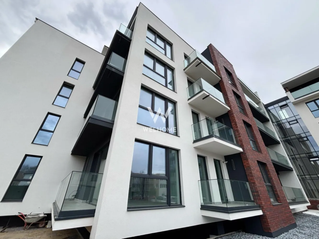 Apartament PREMIUM 3 camere cu GARAJ - zona Centrala