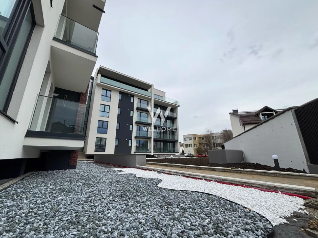 Apartament PREMIUM 3 camere cu GARAJ - zona Centrala