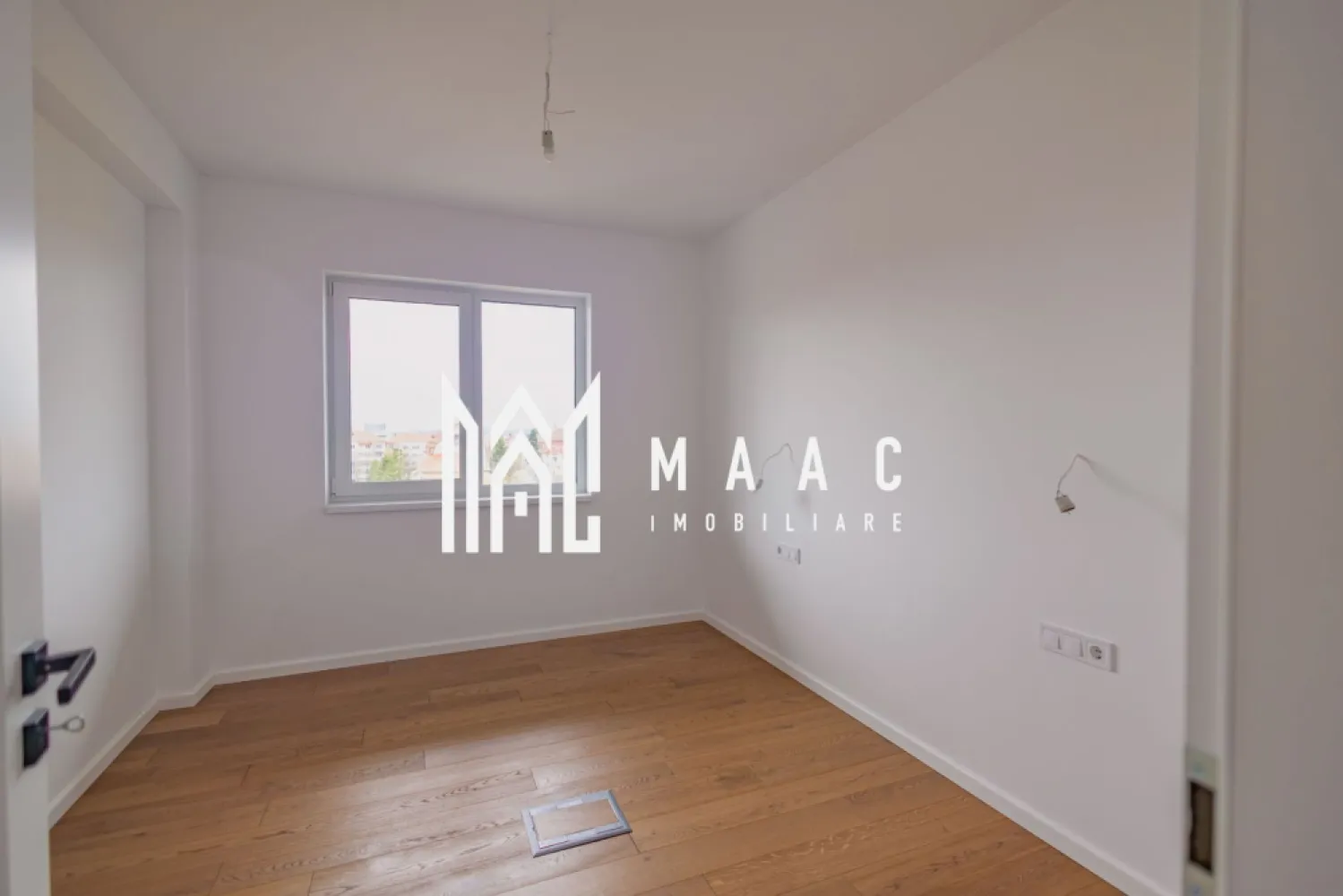 Penthouse | 4 camere | Balcon | Parcare | Terasa | D. Stanca
