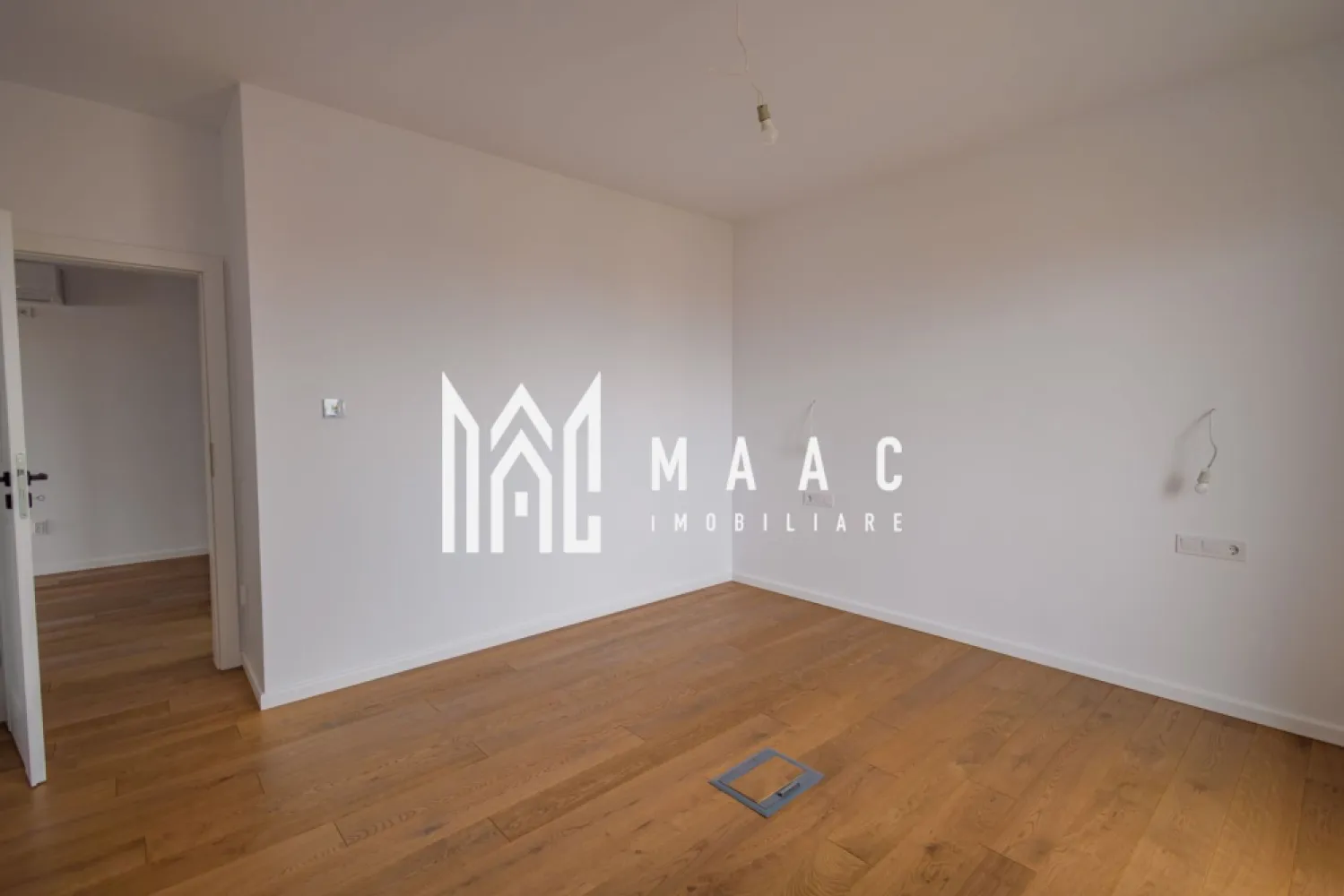 Penthouse | 4 camere | Balcon | Parcare | Terasa | D. Stanca