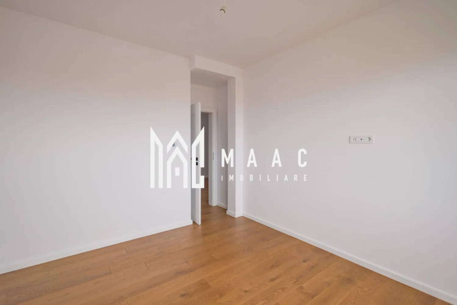 Penthouse | 4 camere | Balcon | Parcare | Terasa | D. Stanca