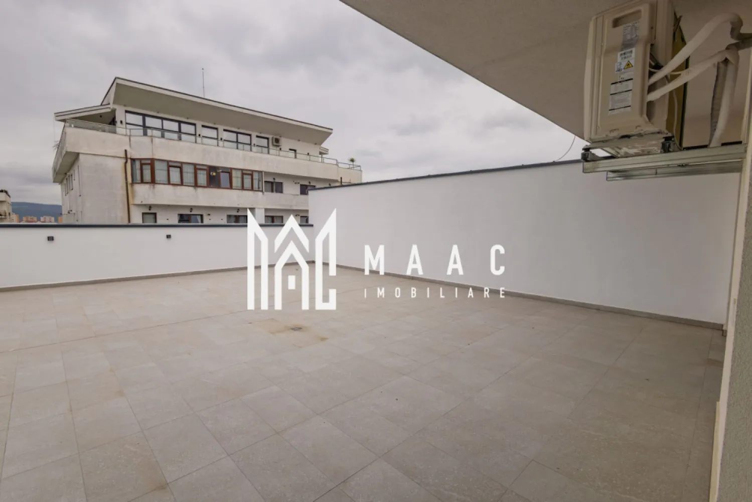 Penthouse | 4 camere | Balcon | Parcare | Terasa | D. Stanca