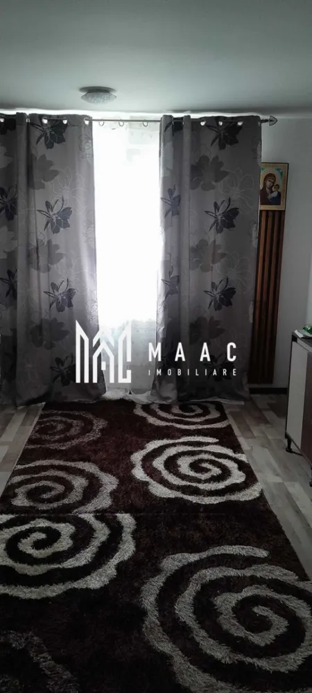 Garsoniera | 22 MPU | V.Aaron - MAAC Imobiliare vă propune spre vânzare o garsonieră situată in Vasile Aaron , Sibiu, potrivită pentru locuit sau investiție. Proprietatea are o suprafață utilă de 22 mp și se vinde mobilată și utilată, fiind pregătită pentru mutare imediată. Compartimentare Cameră Bucătărie Baie Dotări Mobilată Utilată Spațiu eficient compartimentat Avantaje Zonă cu acces facil către punctele de interes Ideală pentru investiție sau locuință Costuri reduse de întreținere Pentru mai multe detalii și programarea unei vizionări, vă rugăm să ne contactați menționând ID: CP3011920 }}