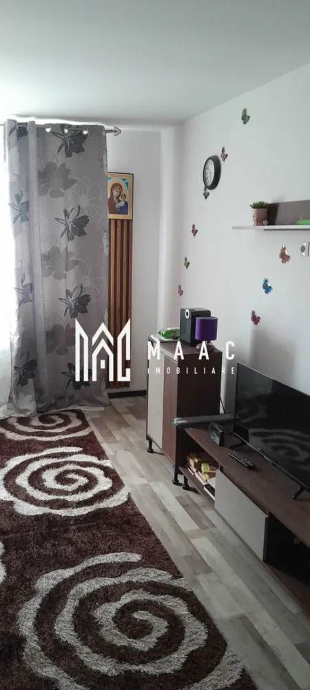 Garsoniera | 22 MPU | V.Aaron - MAAC Imobiliare vă propune spre vânzare o garsonieră situată in Vasile Aaron , Sibiu, potrivită pentru locuit sau investiție. Proprietatea are o suprafață utilă de 22 mp și se vinde mobilată și utilată, fiind pregătită pentru mutare imediată. Compartimentare Cameră Bucătărie Baie Dotări Mobilată Utilată Spațiu eficient compartimentat Avantaje Zonă cu acces facil către punctele de interes Ideală pentru investiție sau locuință Costuri reduse de întreținere Pentru mai multe detalii și programarea unei vizionări, vă rugăm să ne contactați menționând ID: CP3011920 }}