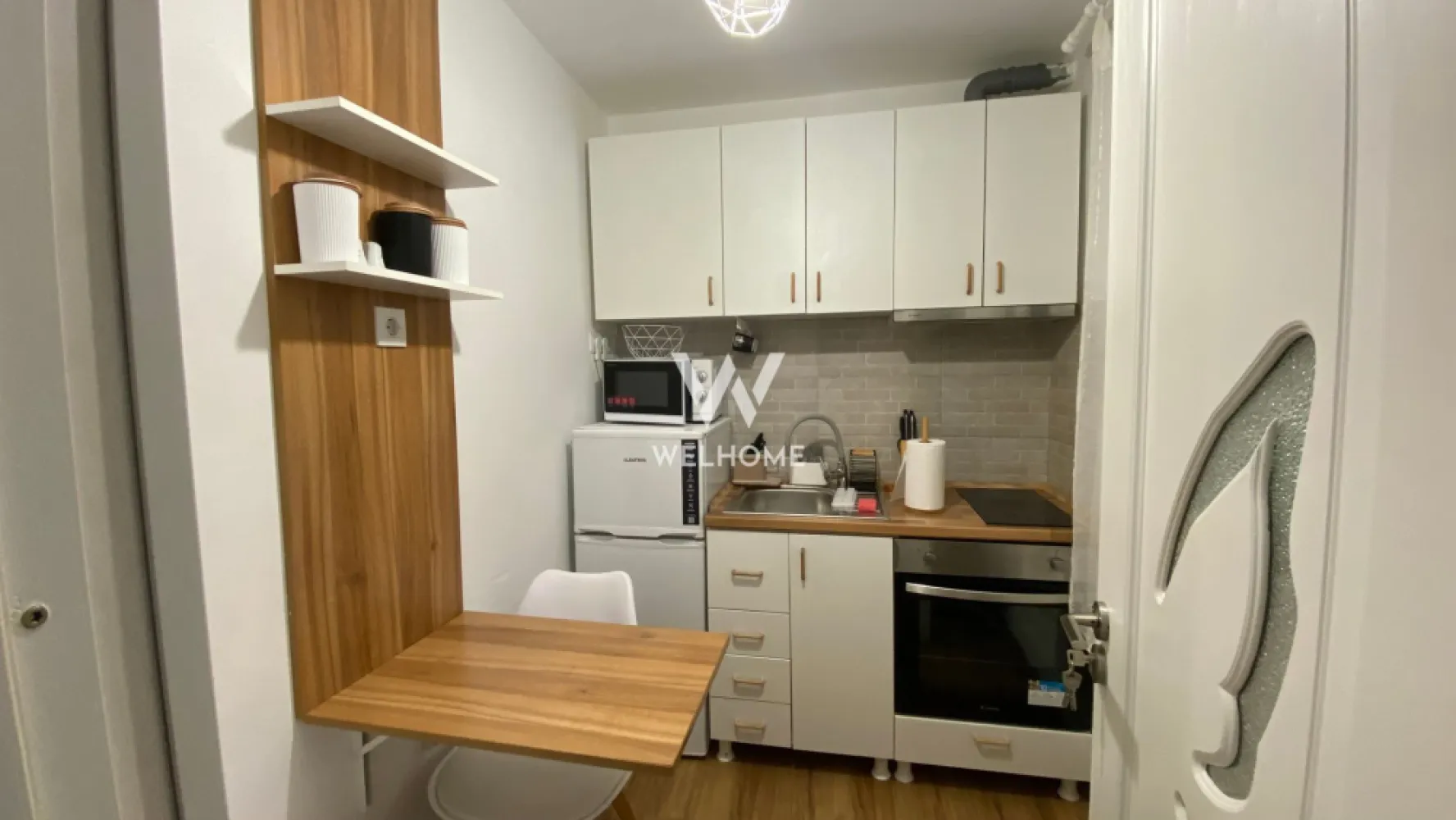 Garsoniera renovata, etaj intermediar, Sibiu