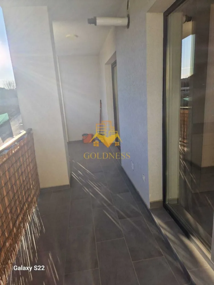 2 camere, Cartierul Zorilor, Eugen Ionesco, Leroy Merlin, Calea Turzii - GOLDNESS Imobiliare vă propune spre închiriere un apartament cu 2 camere complet mobilat și utilat, la etajul 2 într-un imobil de 3 etaje, în Cartierul Zorilor. Dispune de loc de parcare subteran! Se află în apropierea stațiilor de transport în comun, magazine, restaurante, spații verzi, farmacii, etc. Apartamentul este compartimentat astfel: - dormitor cu pat matrimonial, dressing, noptiere - living cu canapea extensibilă - bucătărie complet open space utilată și mobilată, loc de servit masa - baie cu cabina de dus, calorifer port prosop și dulap pentru depozitare. - balcon 6 mp. Imobilul este dotat cu toate cele necesare- centrală proprie, frigider, aragaz, hotă, mașină de spălat haine, etc. Dacă sunteți interesați de acest apartament și doriți să îl vizionați, dar și pentru alte oferte nu ezitați să ne contactați telefonic sau prin e-mail. Vă stăm la dispoziție! Pentru intermediere se percepe un comision de 50% din prețul chiriei! }}