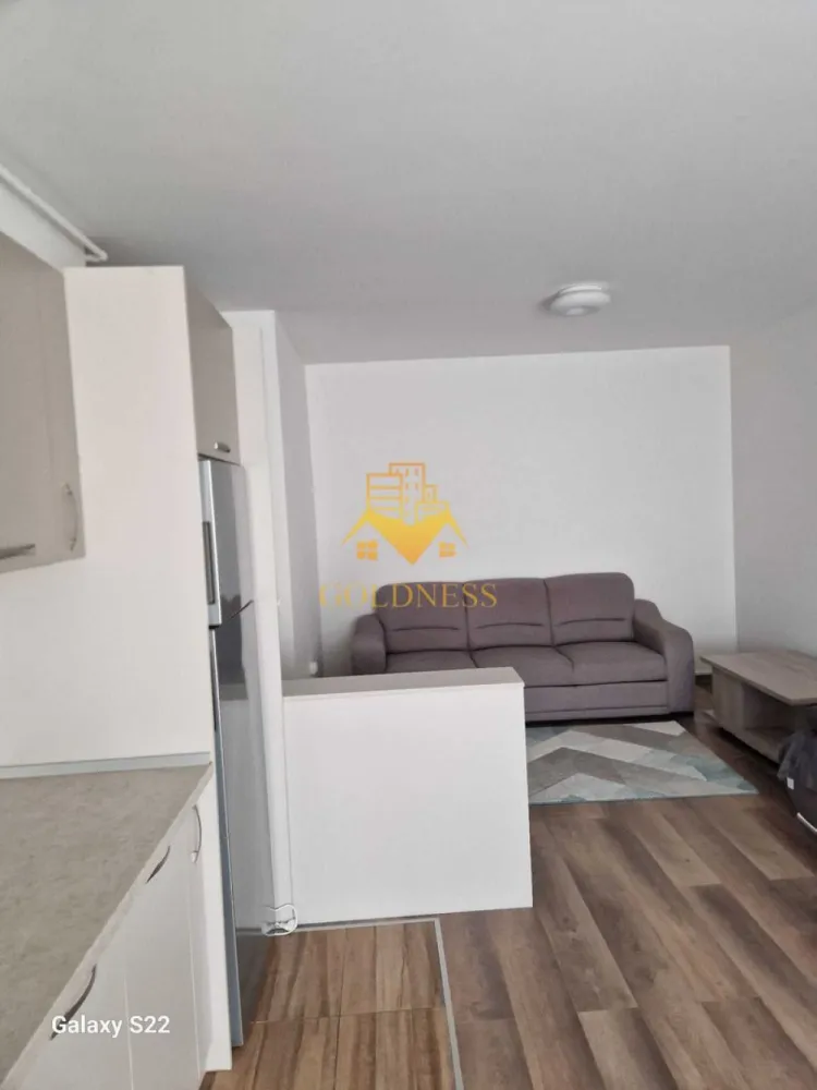 2 camere, Cartierul Zorilor, Eugen Ionesco, Leroy Merlin, Calea Turzii - GOLDNESS Imobiliare vă propune spre închiriere un apartament cu 2 camere complet mobilat și utilat, la etajul 2 într-un imobil de 3 etaje, în Cartierul Zorilor. Dispune de loc de parcare subteran! Se află în apropierea stațiilor de transport în comun, magazine, restaurante, spații verzi, farmacii, etc. Apartamentul este compartimentat astfel: - dormitor cu pat matrimonial, dressing, noptiere - living cu canapea extensibilă - bucătărie complet open space utilată și mobilată, loc de servit masa - baie cu cabina de dus, calorifer port prosop și dulap pentru depozitare. - balcon 6 mp. Imobilul este dotat cu toate cele necesare- centrală proprie, frigider, aragaz, hotă, mașină de spălat haine, etc. Dacă sunteți interesați de acest apartament și doriți să îl vizionați, dar și pentru alte oferte nu ezitați să ne contactați telefonic sau prin e-mail. Vă stăm la dispoziție! Pentru intermediere se percepe un comision de 50% din prețul chiriei! }}