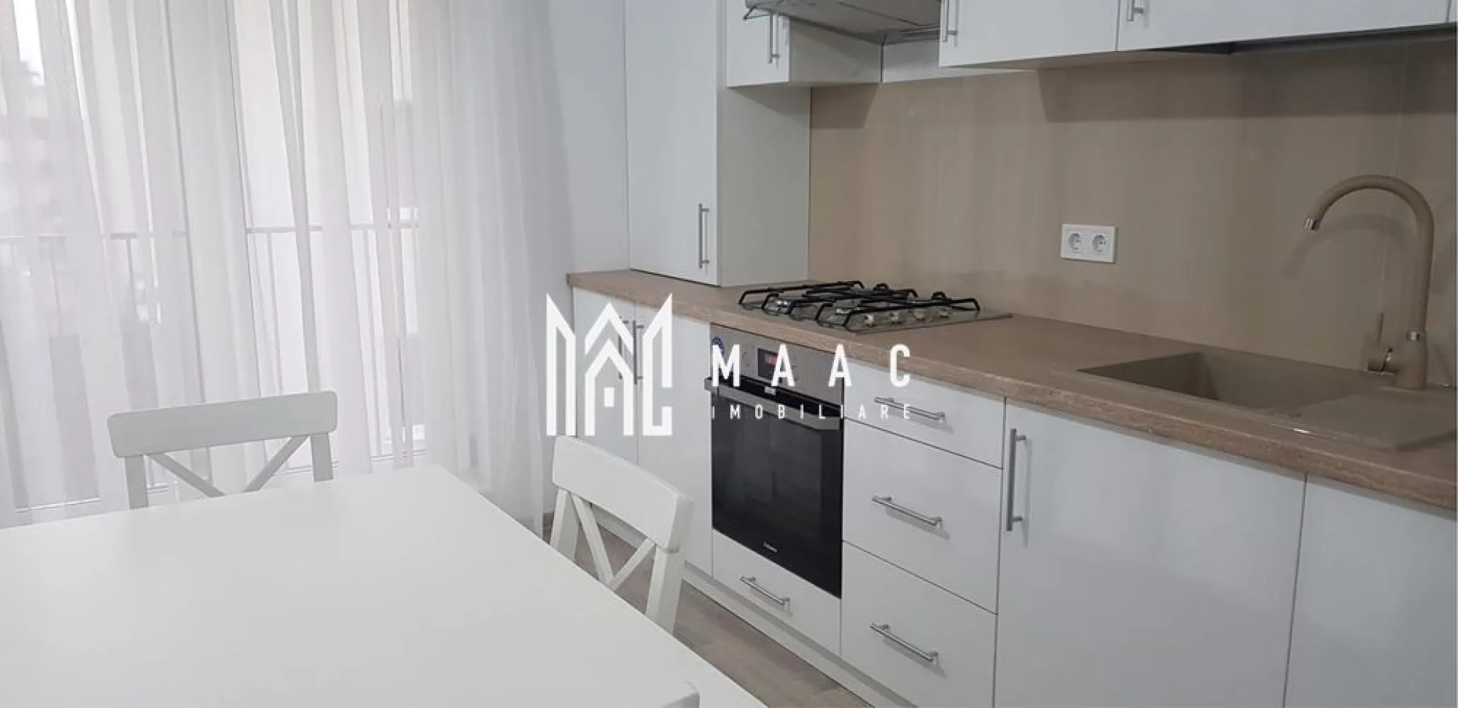 Apartament 3 camere | Parcare | Balcon | Etaj 2 | Arhitectilor - Apartament 3 camere de închiriat Sibiu – Calea Cisnădiei – 2 băi – balcon – parcare MAAC Imobiliare vă propune spre închiriere un apartament cu 3 camere, situat în zona Calea Cisnădiei din Sibiu, într-un imobil cu regim redus de înălțime. Locuința este complet mobilată și utilată, fiind pregătită pentru mutare imediată. Detalii apartament 3 camere 2 băi Etaj: 2 din 3 Balcon Compartimentare practică și spațioasă Dotări și avantaje Complet mobilat și utilat Loc de parcare inclus Spațiu bine organizat Potrivit pentru familie sau cuplu Avantaje locație Zonă în dezvoltare – Calea Cisnădiei Acces rapid către Sibiu Aproape de magazine și puncte de interes Pentru mai multe informații sau pentru a programa o vizionare, nu ezitați să ne contactați, specificand ID: CP2888842 }}