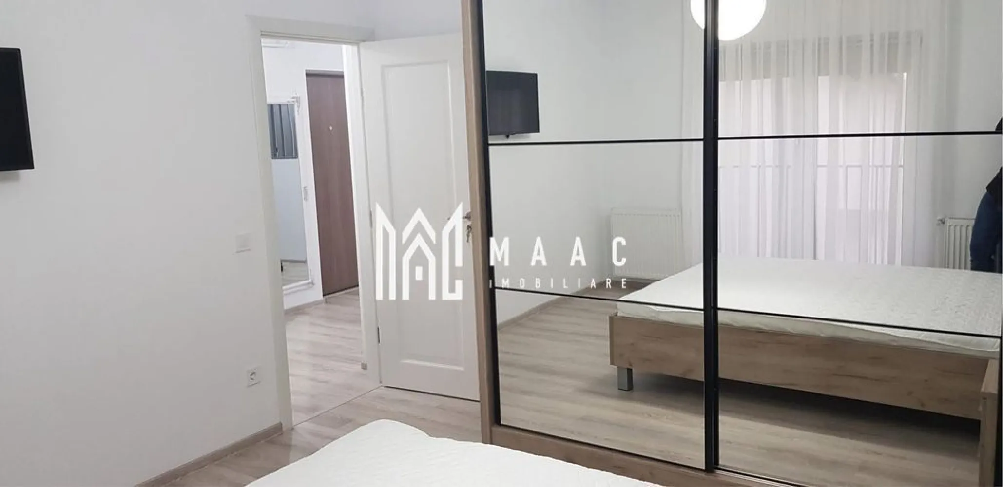 Apartament 3 camere | Parcare | Balcon | Etaj 2 | Arhitectilor - Apartament 3 camere de închiriat Sibiu – Calea Cisnădiei – 2 băi – balcon – parcare MAAC Imobiliare vă propune spre închiriere un apartament cu 3 camere, situat în zona Calea Cisnădiei din Sibiu, într-un imobil cu regim redus de înălțime. Locuința este complet mobilată și utilată, fiind pregătită pentru mutare imediată. Detalii apartament 3 camere 2 băi Etaj: 2 din 3 Balcon Compartimentare practică și spațioasă Dotări și avantaje Complet mobilat și utilat Loc de parcare inclus Spațiu bine organizat Potrivit pentru familie sau cuplu Avantaje locație Zonă în dezvoltare – Calea Cisnădiei Acces rapid către Sibiu Aproape de magazine și puncte de interes Pentru mai multe informații sau pentru a programa o vizionare, nu ezitați să ne contactați, specificand ID: CP2888842 }}