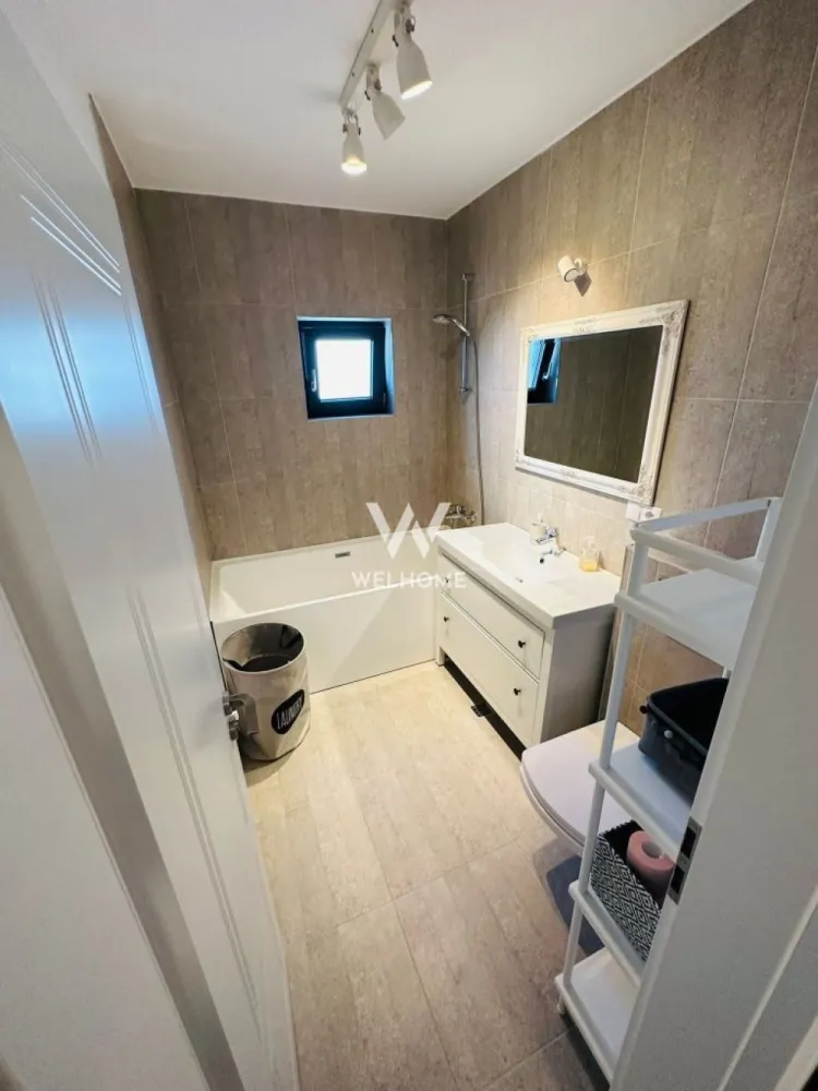 Apartament modern de lux, luminos, cu parcare inclusă
