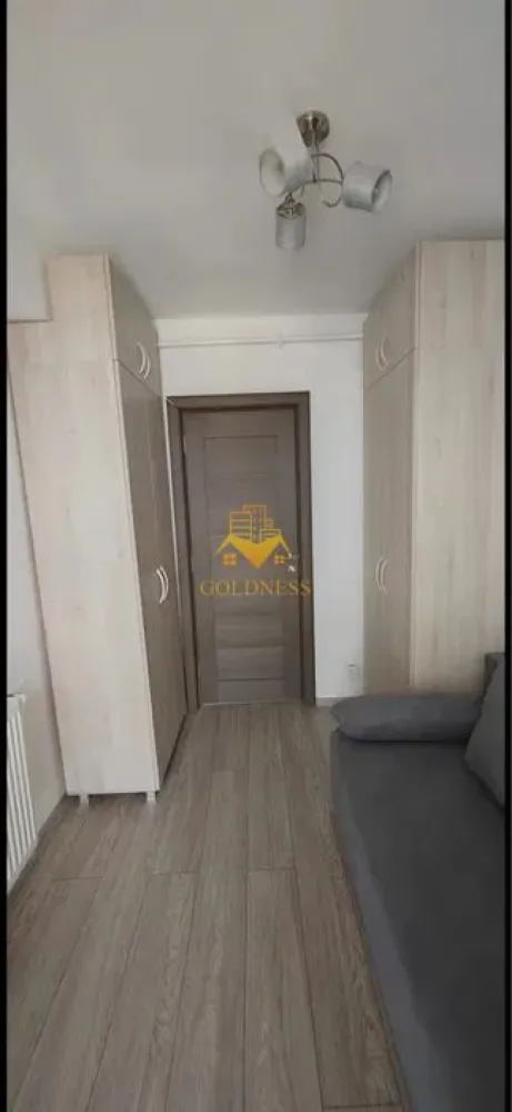 2 camere decomandate, Marasti, Pet Friendly, Fabricii,Kaufland,Clujana - GOLDNESS Imobiliare vă propune spre închiriere un apartament cu 2 camere complet mobilat și utilat, la etajul 4 într-un imobil de etaje 4, în Mărăști. Posibilitatea de a parca în Zona. Se află în apropierea stațiilor de transport în comun, magazine, restaurante, spații verzi, farmacii, etc. Apartamentul este compartimentat astfel: - dormitor cu pat matrimonial, dressing, noptiere. - dormitor cu canapea extensibilă, dressing. - bucatarie complet utilată și mobilată, loc de servit masa. - baie cu cabina de dus, calorifer port prosop și dulap pentru depozitare. Imobilul este dotat cu toate cele necesare- centrală proprie, frigider, aragaz, hotă, mașină de spălat haine, etc. Dacă sunteți interesați de acest apartament și doriți să îl vizionați, dar și pentru alte oferte nu ezitați să ne contactați telefonic sau prin e-mail. Vă stăm la dispoziție! Pentru intermediere se percepe un comision de 50% din prețul chiriei! }}