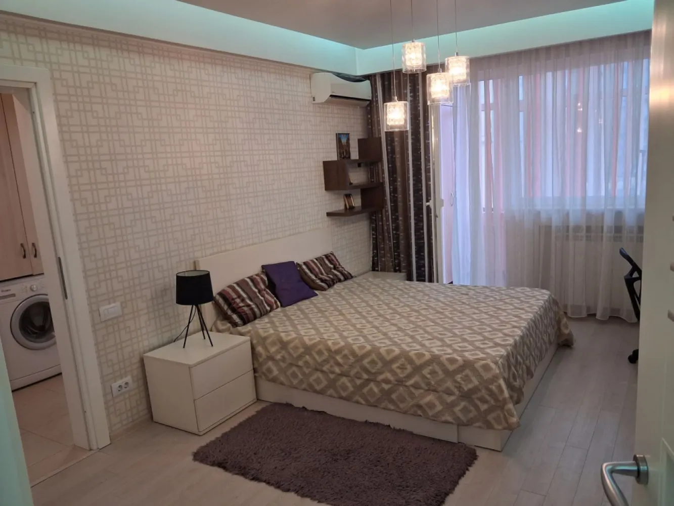 BRASADAS inchiriaza ap 4 cam 80 mp. etaj 4/8 Cismigiu - Agentia Imobiliara BRASADAS inchiriaza apartament cu trei dormitoare cu suprafata utila de 80 mp. situat in zona CISMIGIU la etajul 4/8. Nu se accepta fumatori si ni nici animale de companie. Www.brasadas.com. }}